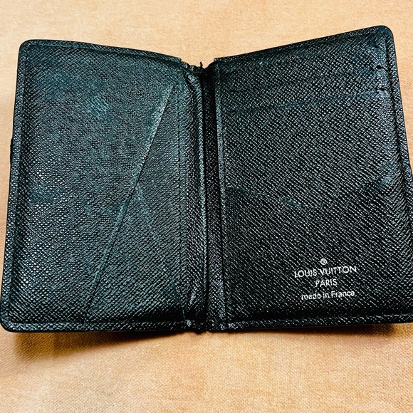 Authentic LV men’s card holder wallet - Picture 2 of 14